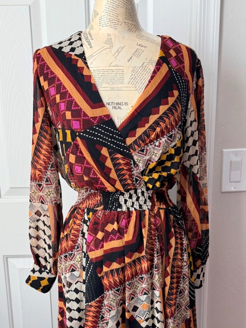 KATE and LILY Abstract Long Sleeve Chiffon Maxi Dress 10 NWT